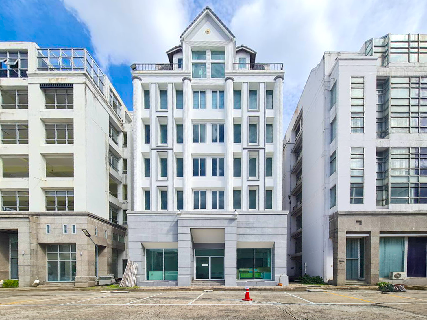 ตัวอย่างภาพถ่ายสำนักงาน 1